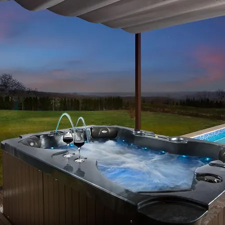 Star Mit Whirlpool By Interhome * Šajini