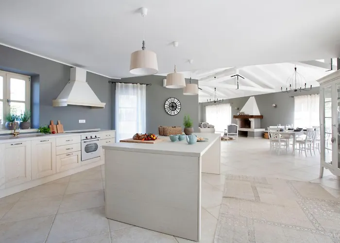 Star Mit Whirlpool By Interhome Сasa de vacaciones Šajini